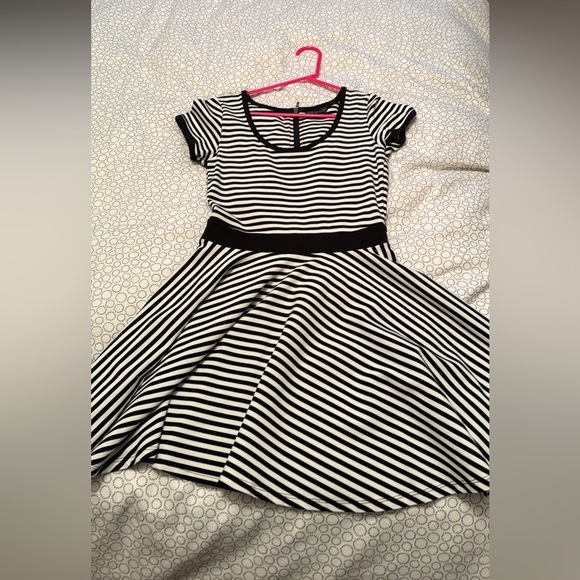 Felicity and Coco Women’s Dress - Size MP - Picture 2 of 4